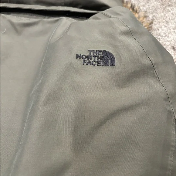 The North Face Women's Olive Green Ski Jacket - Picture 4 of 5